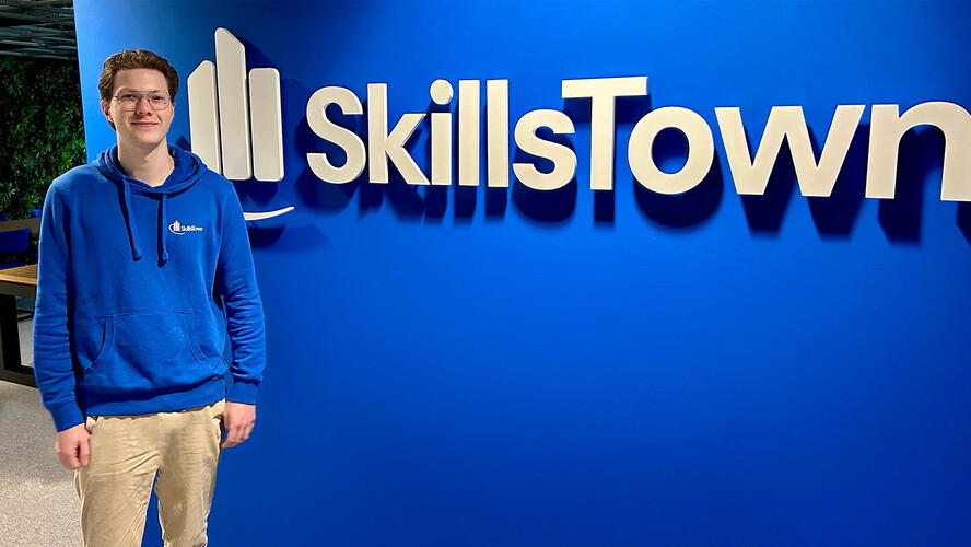 Kelvin collega medewerker webinars en livestreaming bij SkillsTown opnamestudio Hilversum